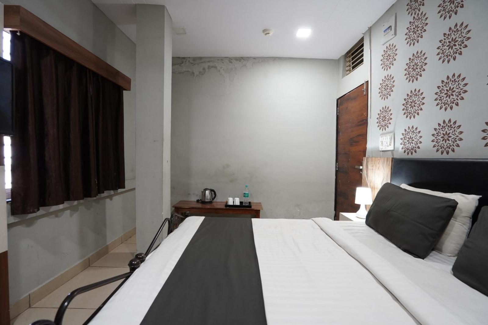 Hotel Sai Inn, Ahmedabad Airport Dış mekan fotoğraf