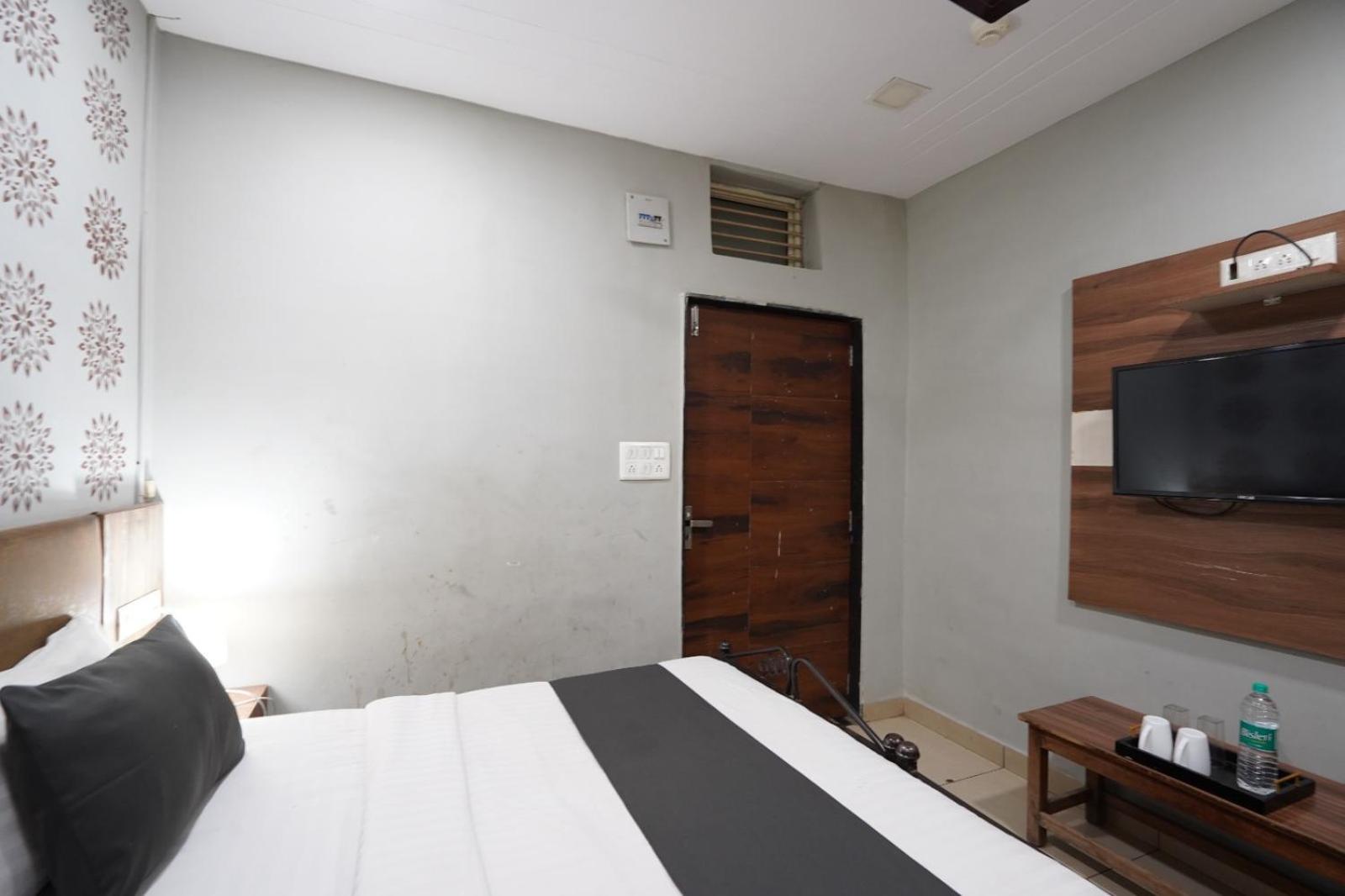 Hotel Sai Inn, Ahmedabad Airport Dış mekan fotoğraf