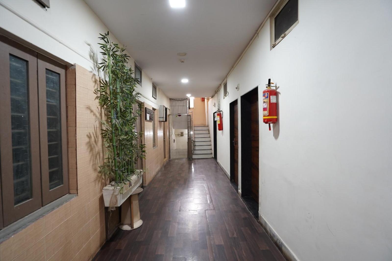 Hotel Sai Inn, Ahmedabad Airport Dış mekan fotoğraf