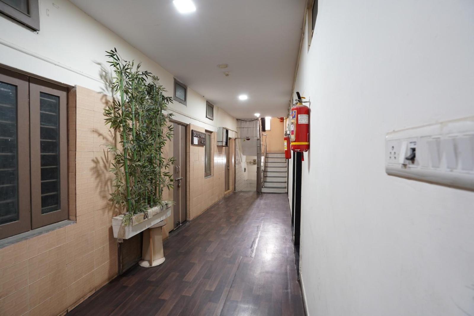 Hotel Sai Inn, Ahmedabad Airport Dış mekan fotoğraf
