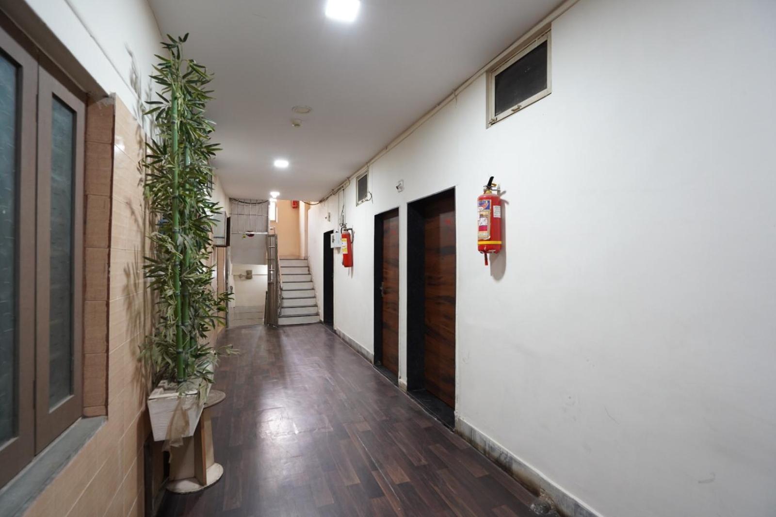 Hotel Sai Inn, Ahmedabad Airport Dış mekan fotoğraf